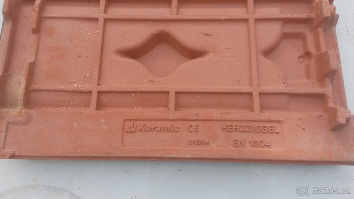 Prodám střešní krytinu srdcovka