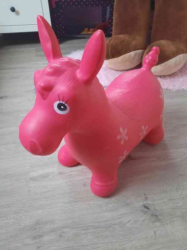 Skákací kůň (hopsadlo)