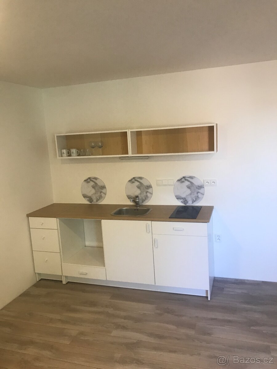 Kuchyne KNOXHULT Ikea