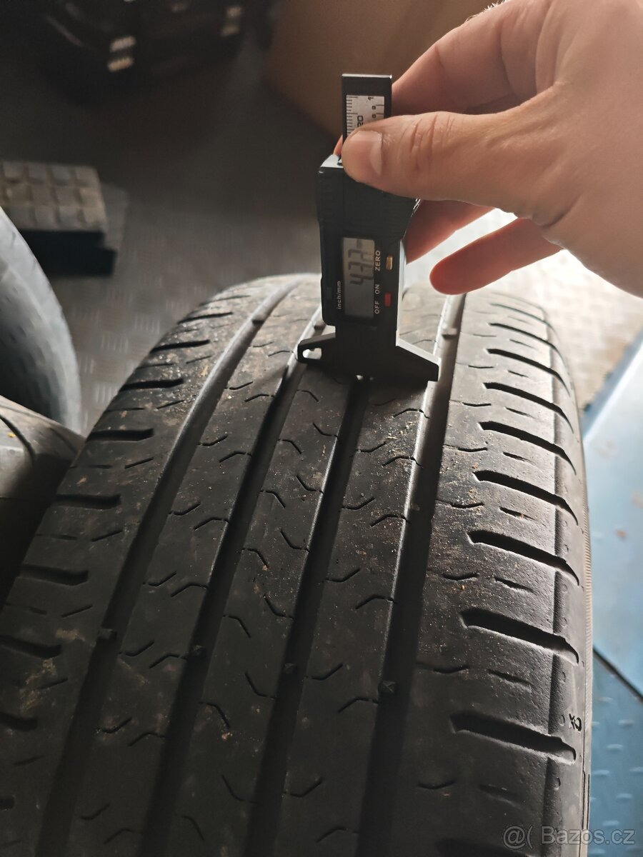 Continental 215/60r17