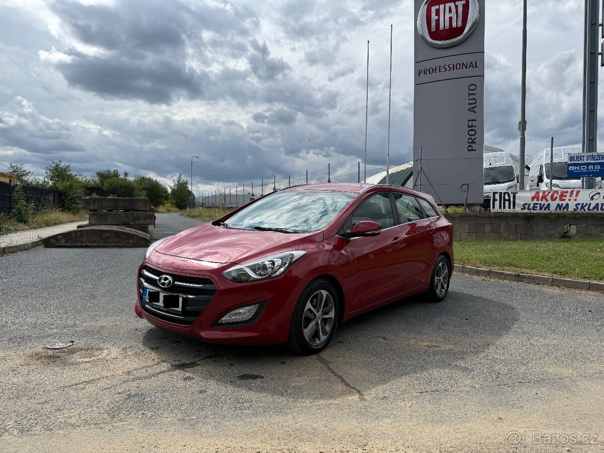 HYUNDAI I30 1.6 CRDI KOMBI 2017 VÝHŘEV KLIMA SENZORY
