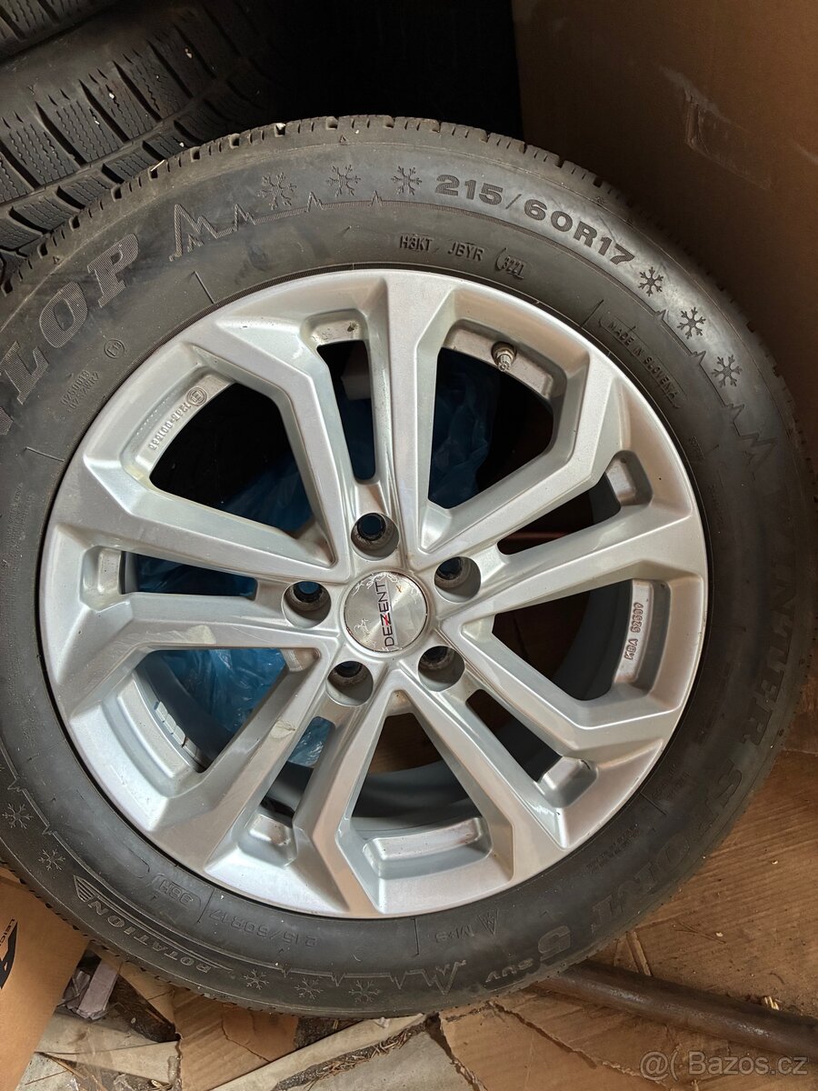 Sada alu dezent 7x17 s 215/60-17 Dunlop zimní