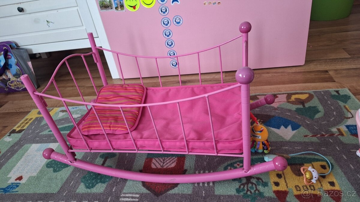 postýlka pro panenky