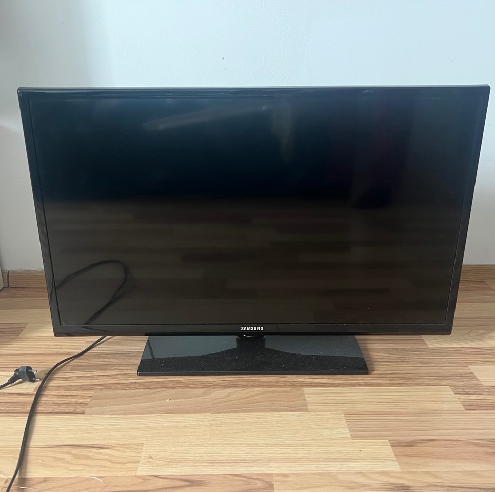 Televize Samsung UE32EH4003W – 32”, plně funkční