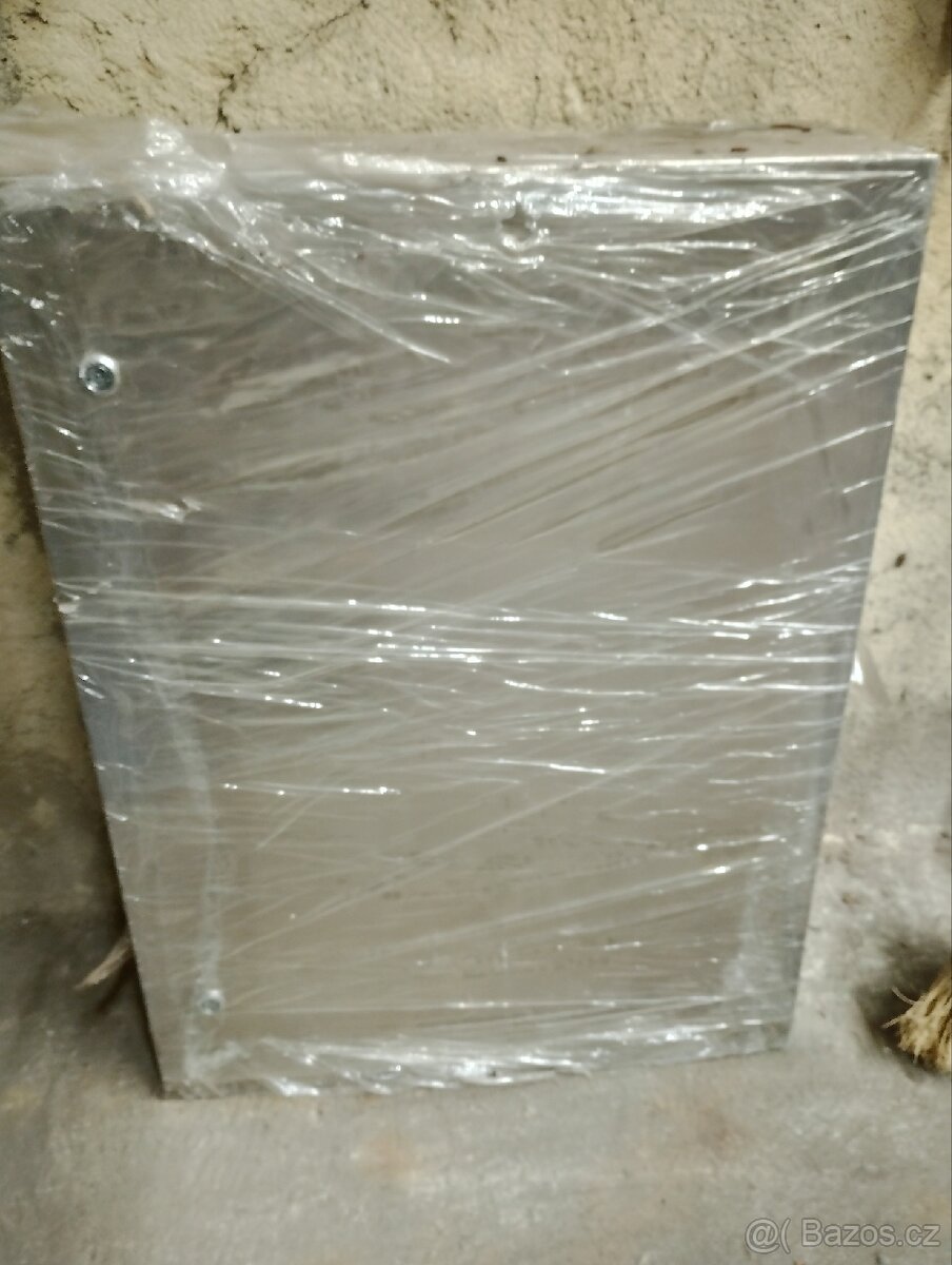 Nerezový rozvaděč 800x600x250