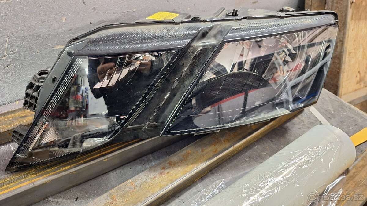 Skoda octavia 3 leve svetlo