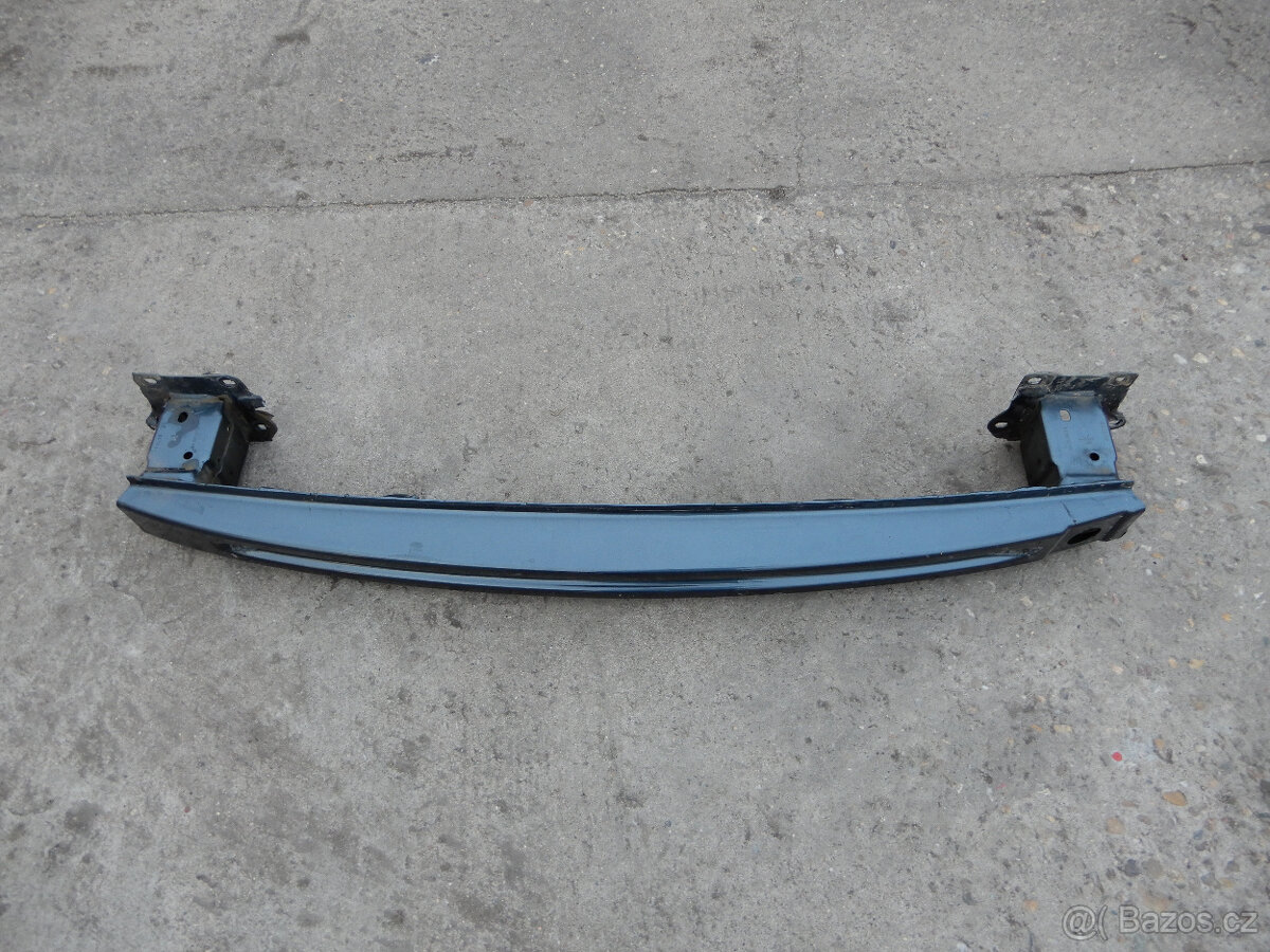 Výstuha zadního nárazníku Superb 3 kombi