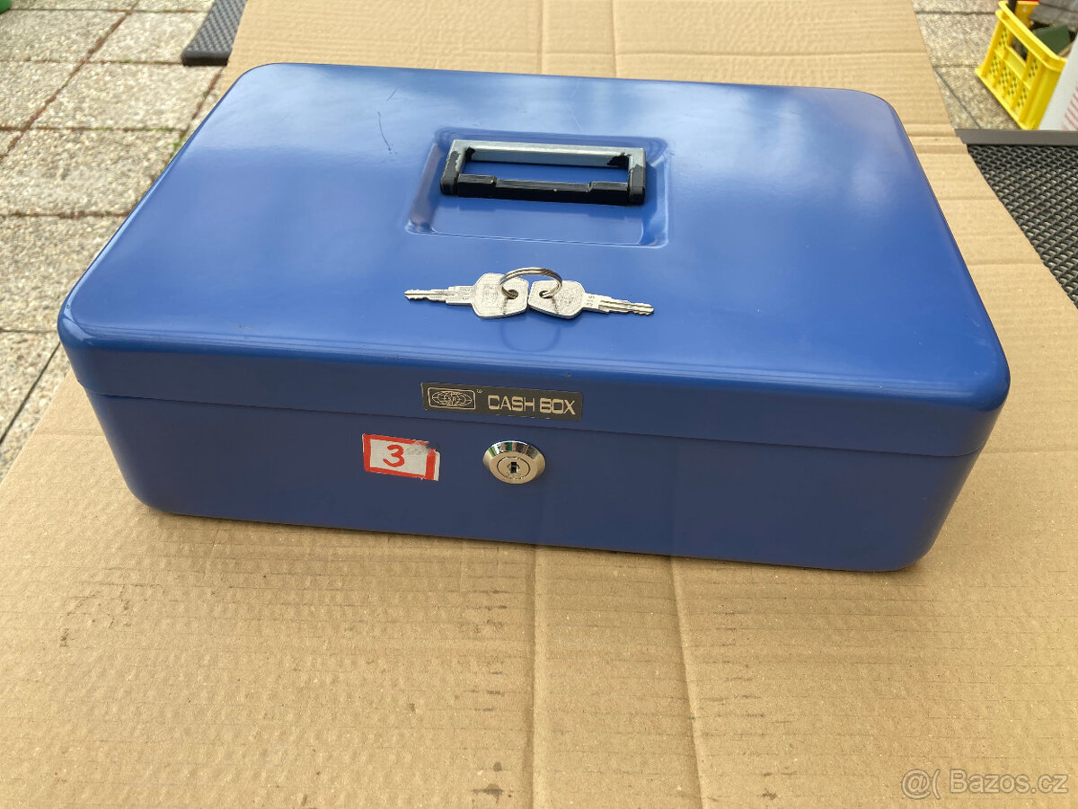 Pokladnička přenosná použitá za 300 kč
