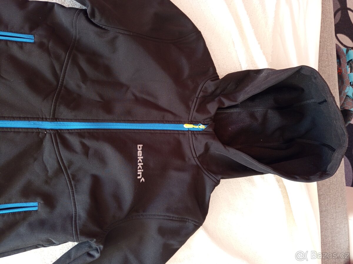 Chlapecká zimní bunda vel. 146