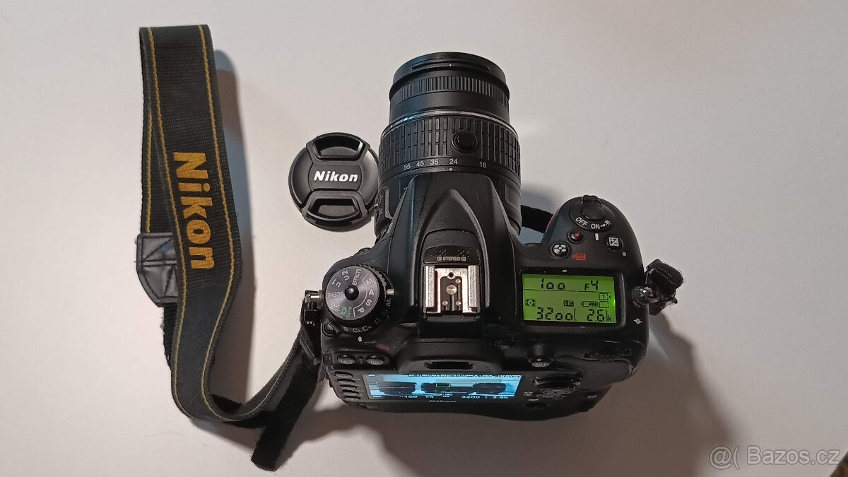 Zrcadlovka Nikon D7200 a hromada příslušenství