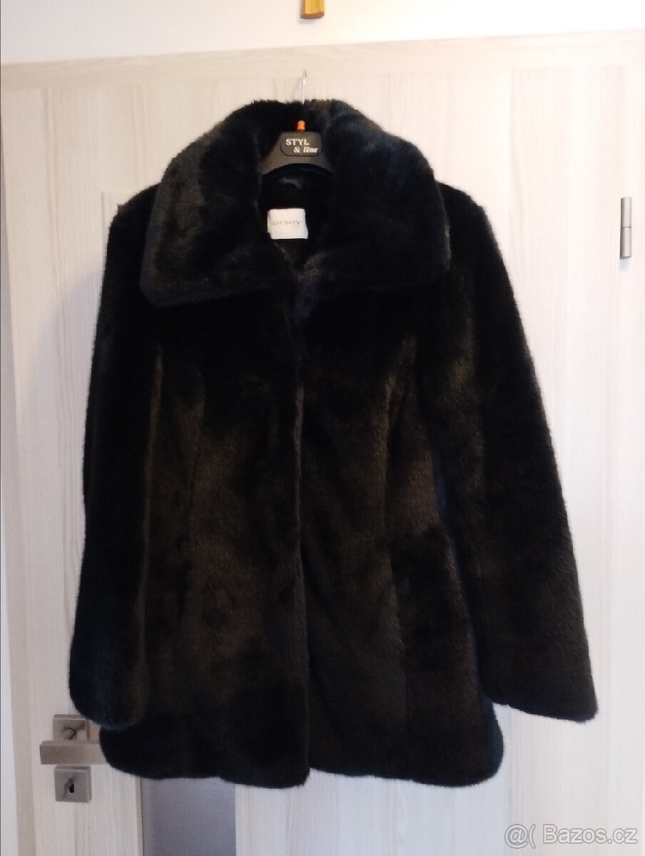 Nový kožíšek vel.36 zn.Orsay