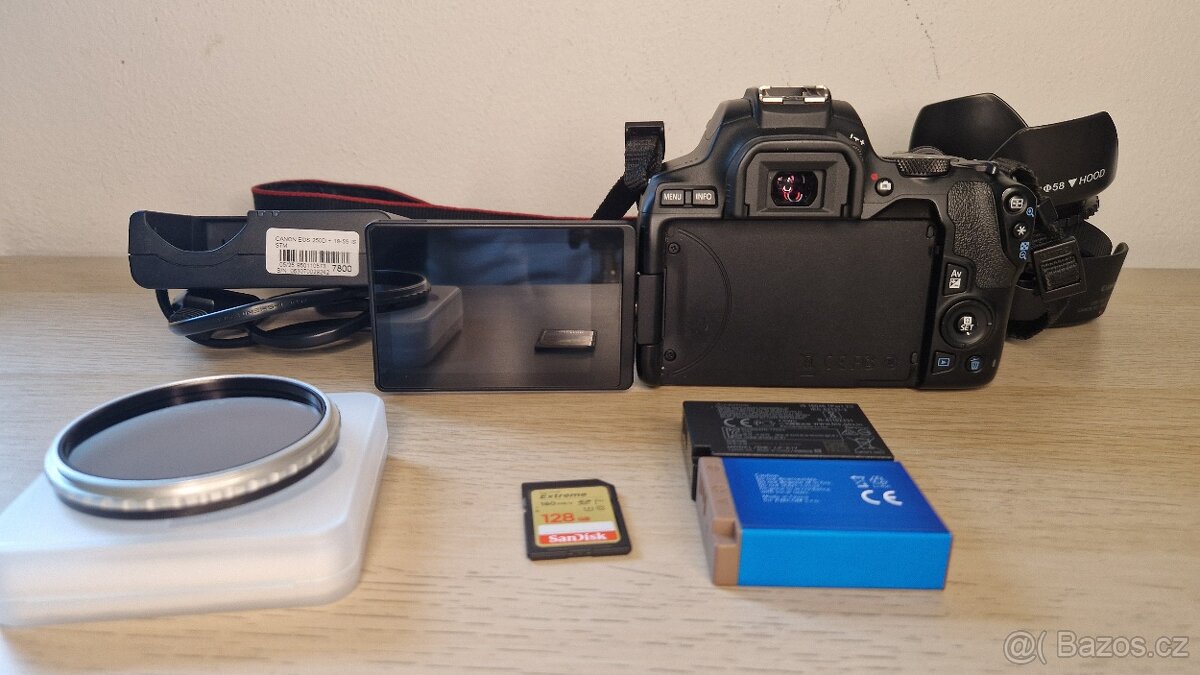 Fotoaparát CANON 250 D