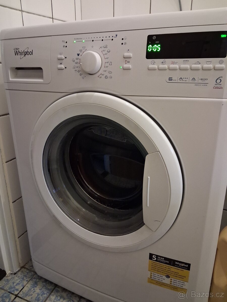 Pračka whirlpool