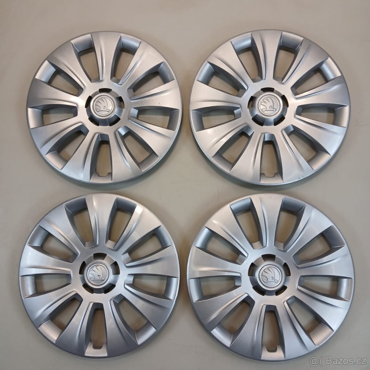 Originální poklice Škoda 16"