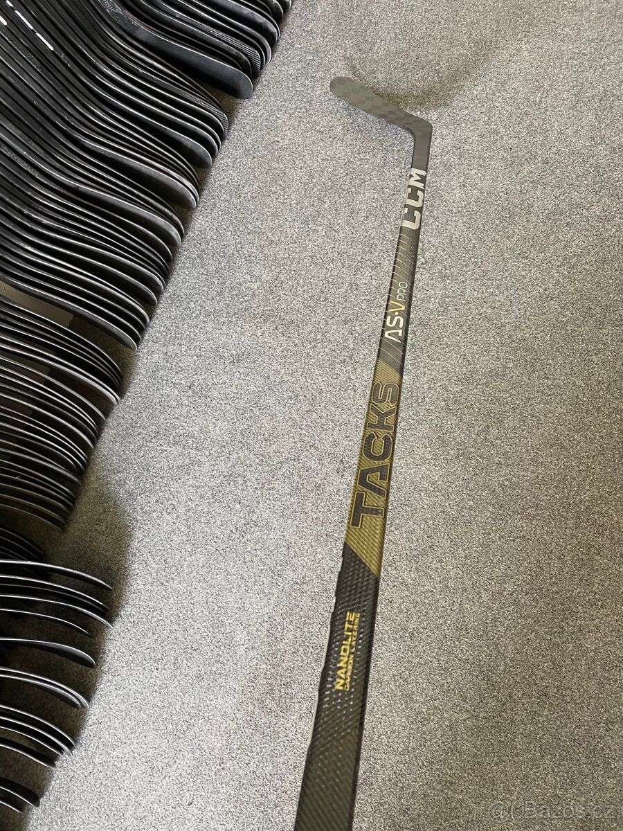 Kompozitová hokejka CCM