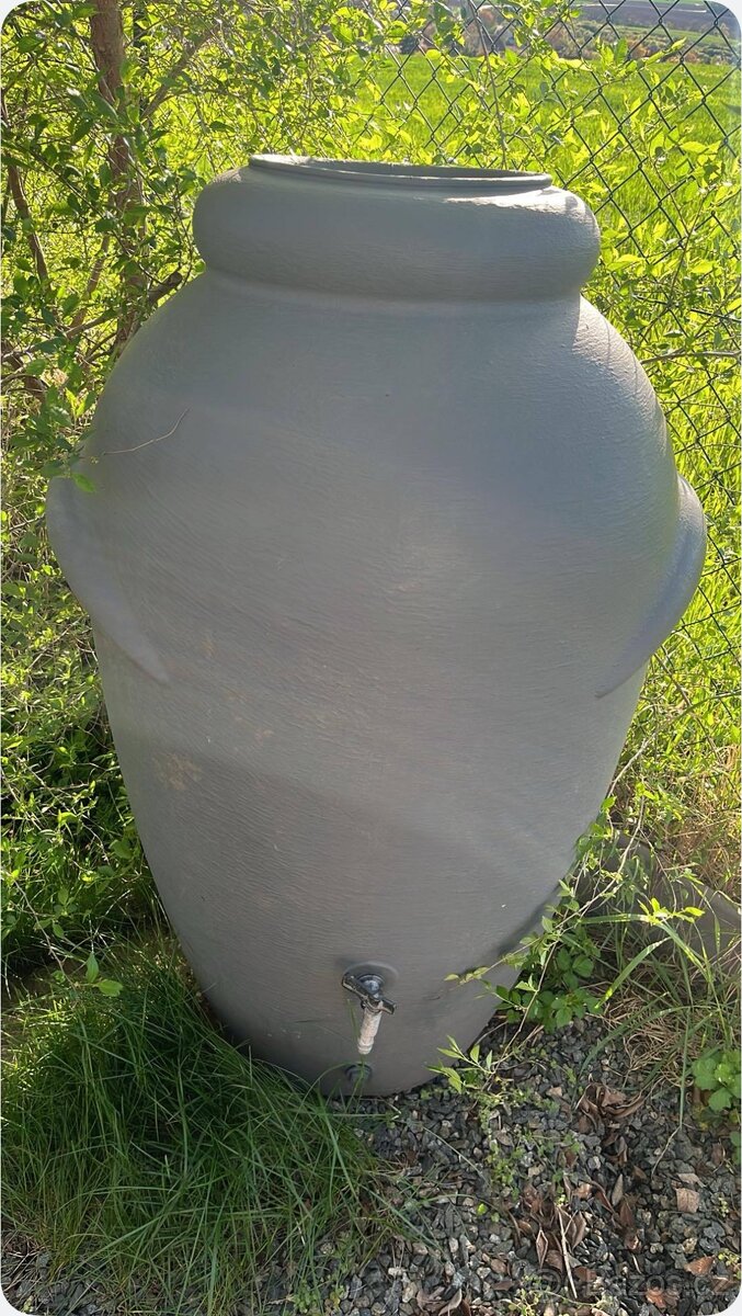 Nádoba na dešťovou vodu