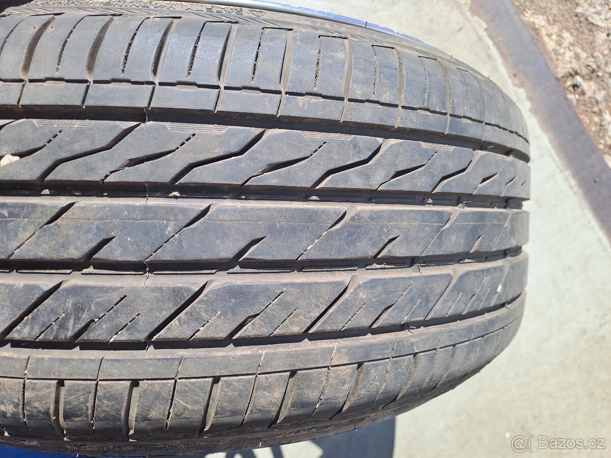 Prodám letní pneumatiky 235/30 R22 90W rok 21 90% vzorku 4ks