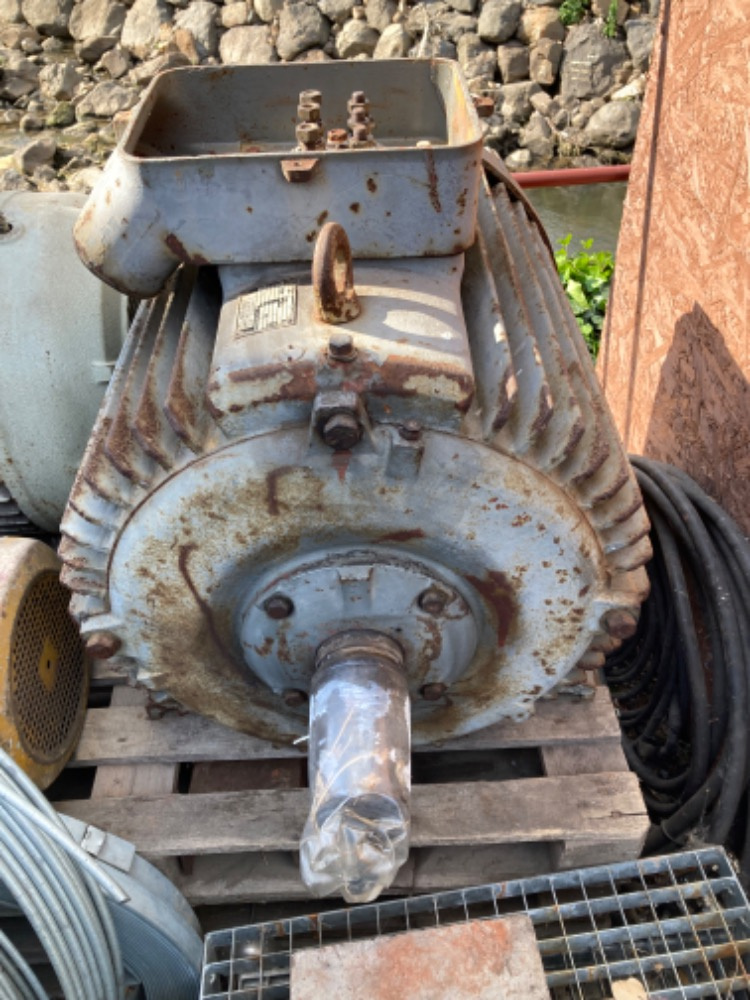 elektromotor 40 kW 737 ot