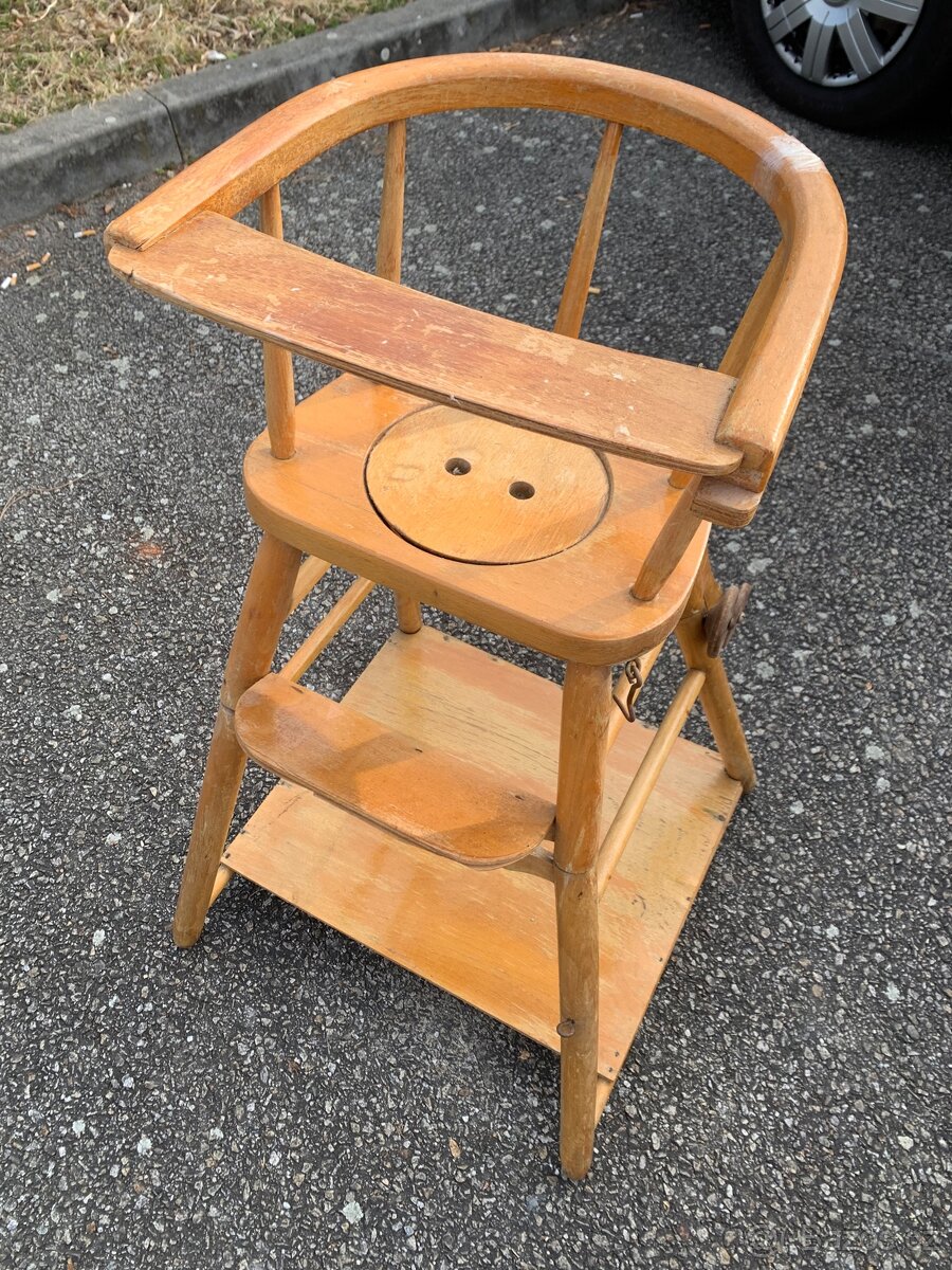 Dřevěná dětská jidelni retro židlička