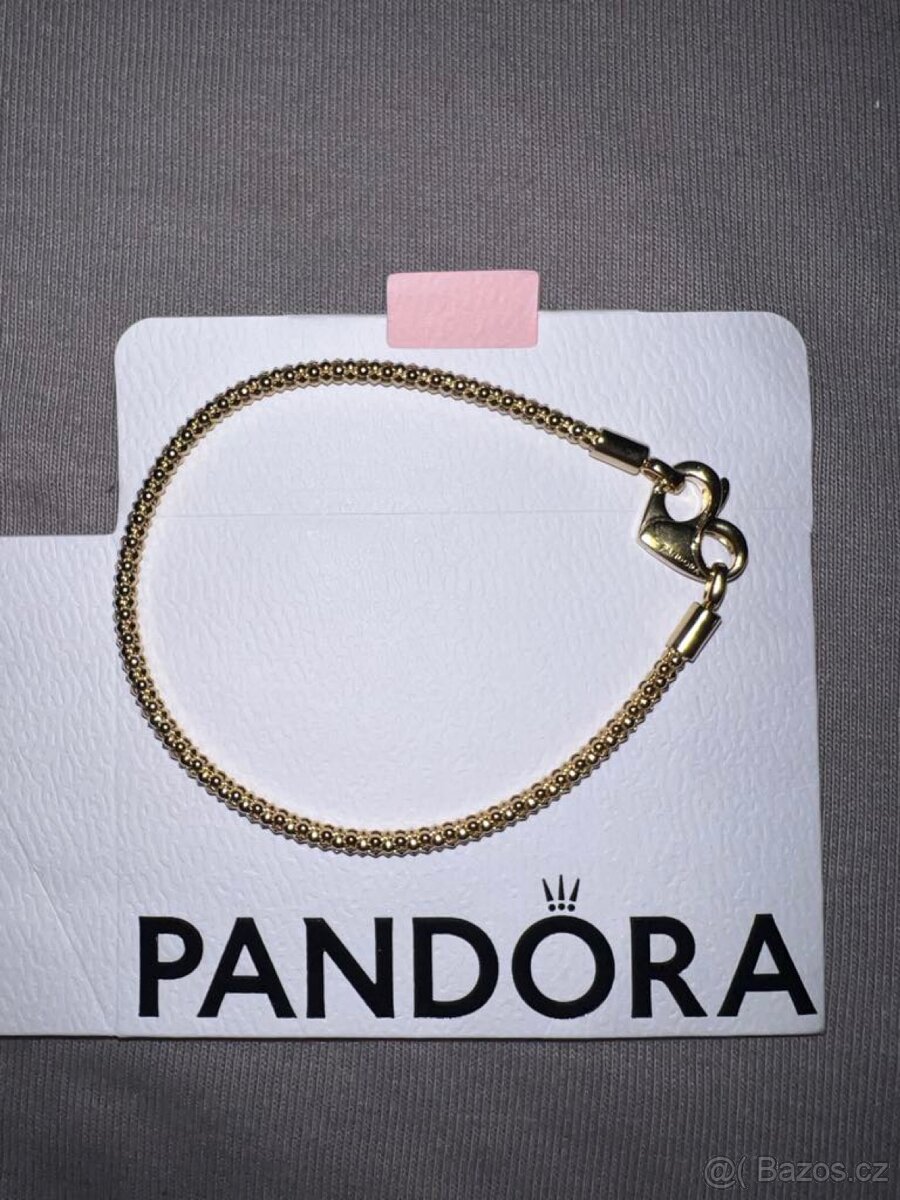 Řetízkový náramek s cvočky Pandora Moments