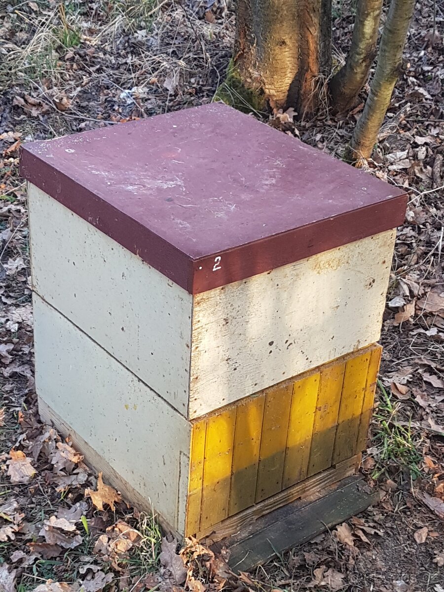 včelí úly 39x24cm