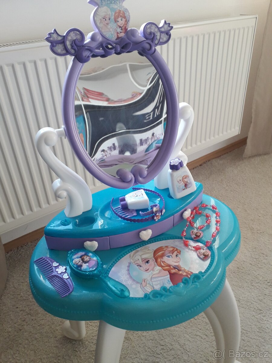 Frozen Ledové království kosmetický stolek plus doplňky