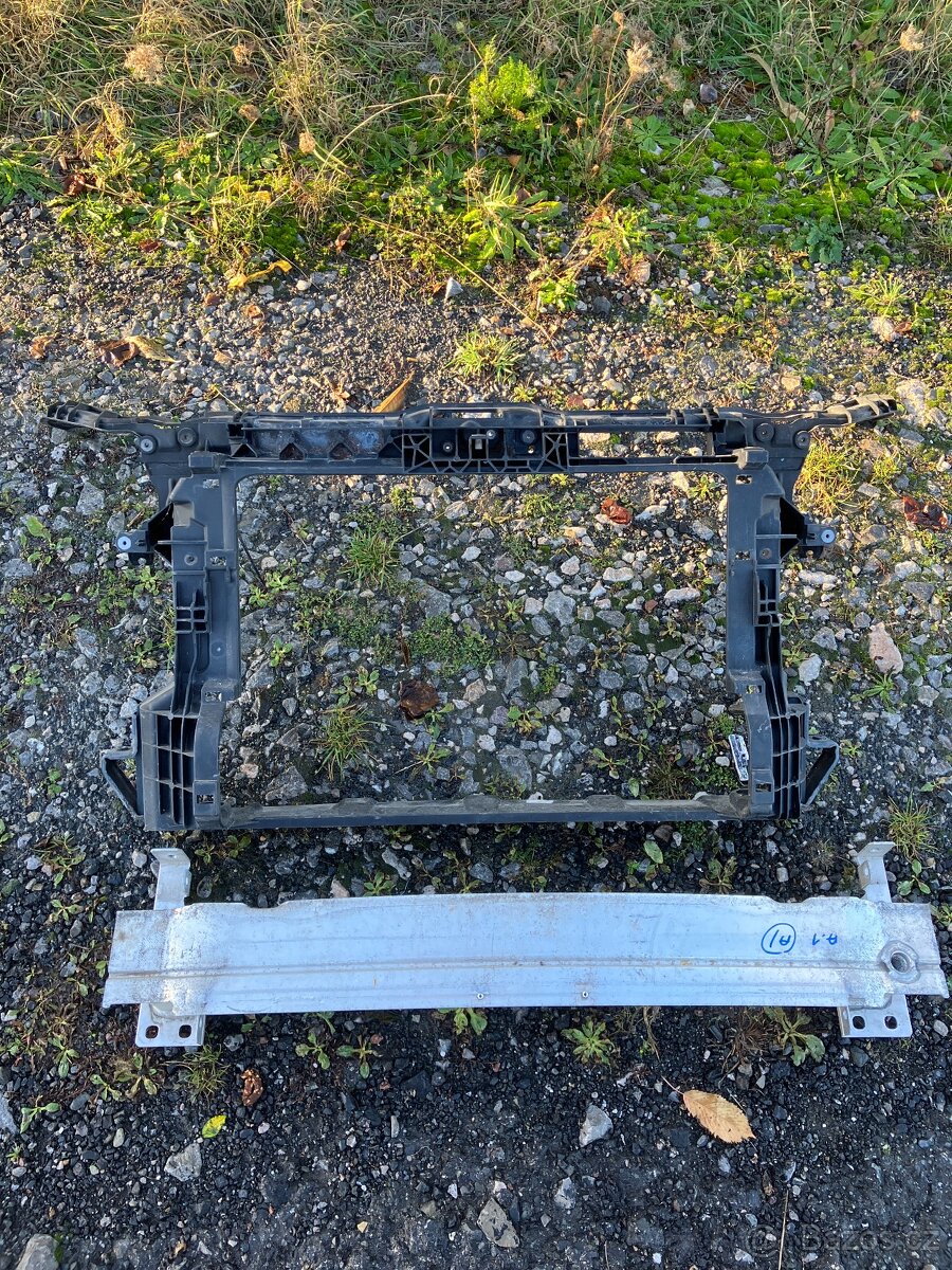 AUDI A1 10-14 CHLADICOVA STENA predni vyztuha