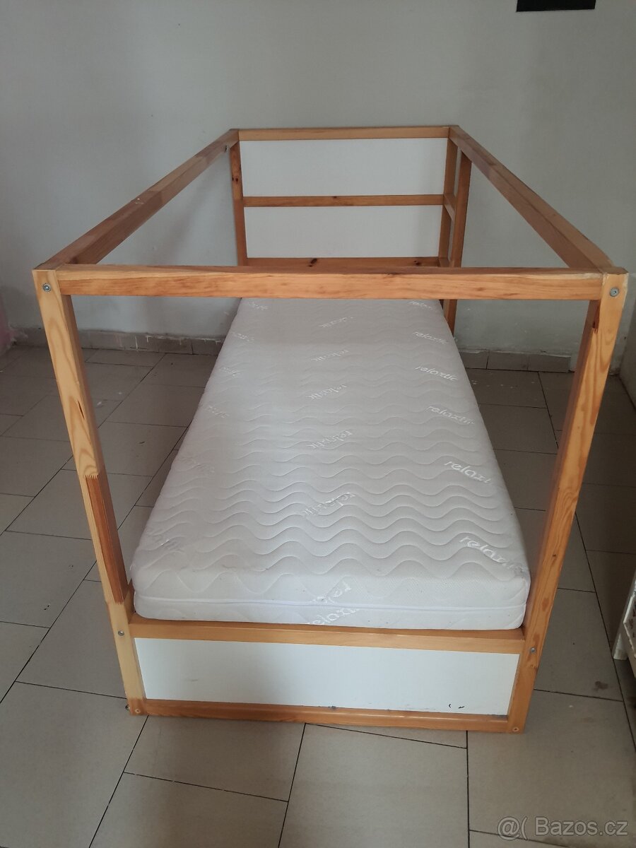 Dětská postel