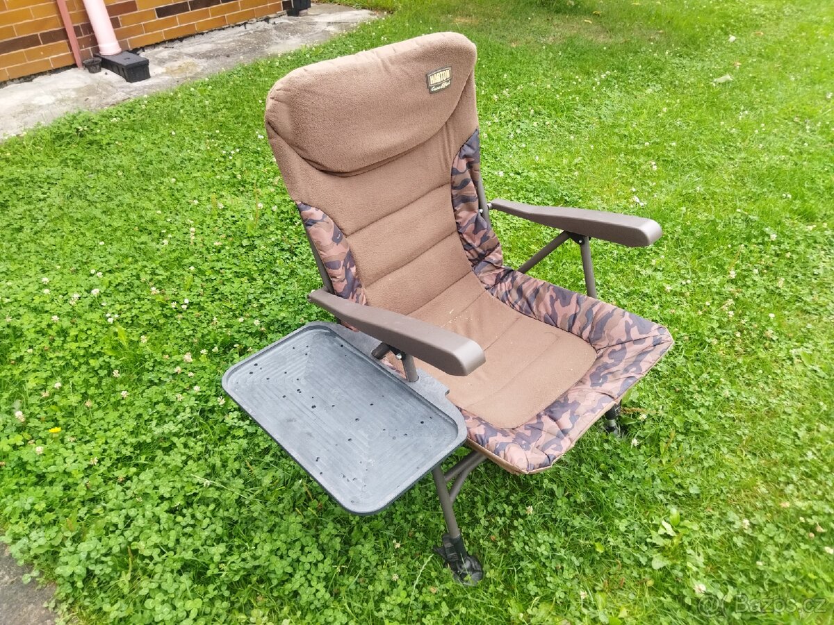 Přídavný stolek k rybářskému křeslu