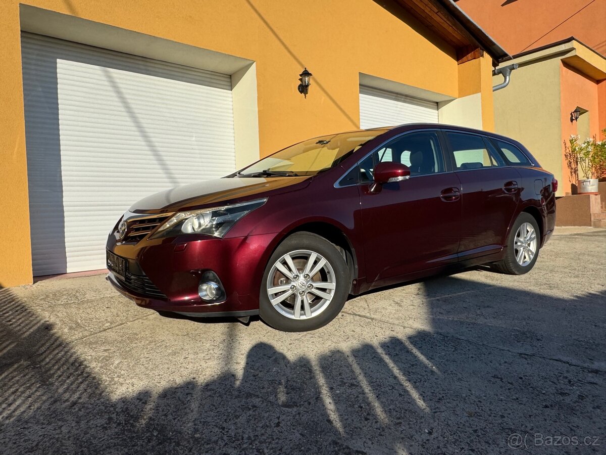 Toyota Avensis 1.8i 108kw kamera klima.
