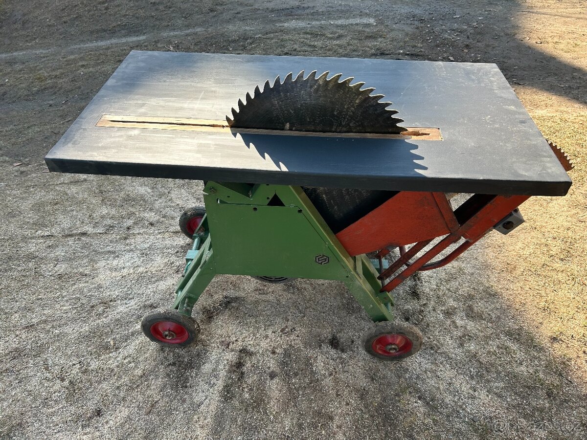 Okružní pila HOP 77