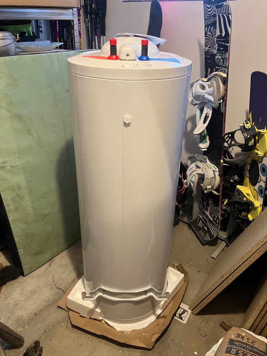 Zcela nový bojler Mora EOM 150 PK 140 litrů