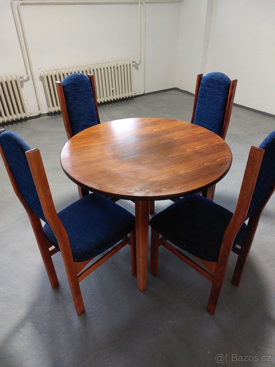 Dubový stůl a židle
