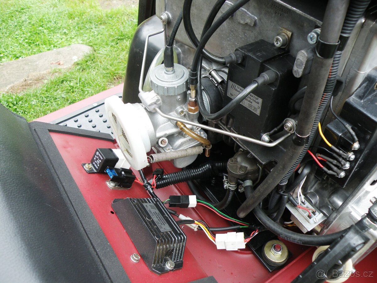 Opravy sněžných skútrů.