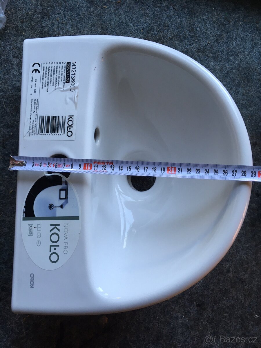 Umyvadlo starší zachovalý