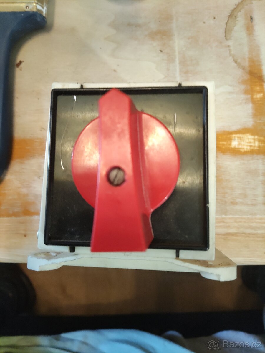 Vačkový spínač 380~16