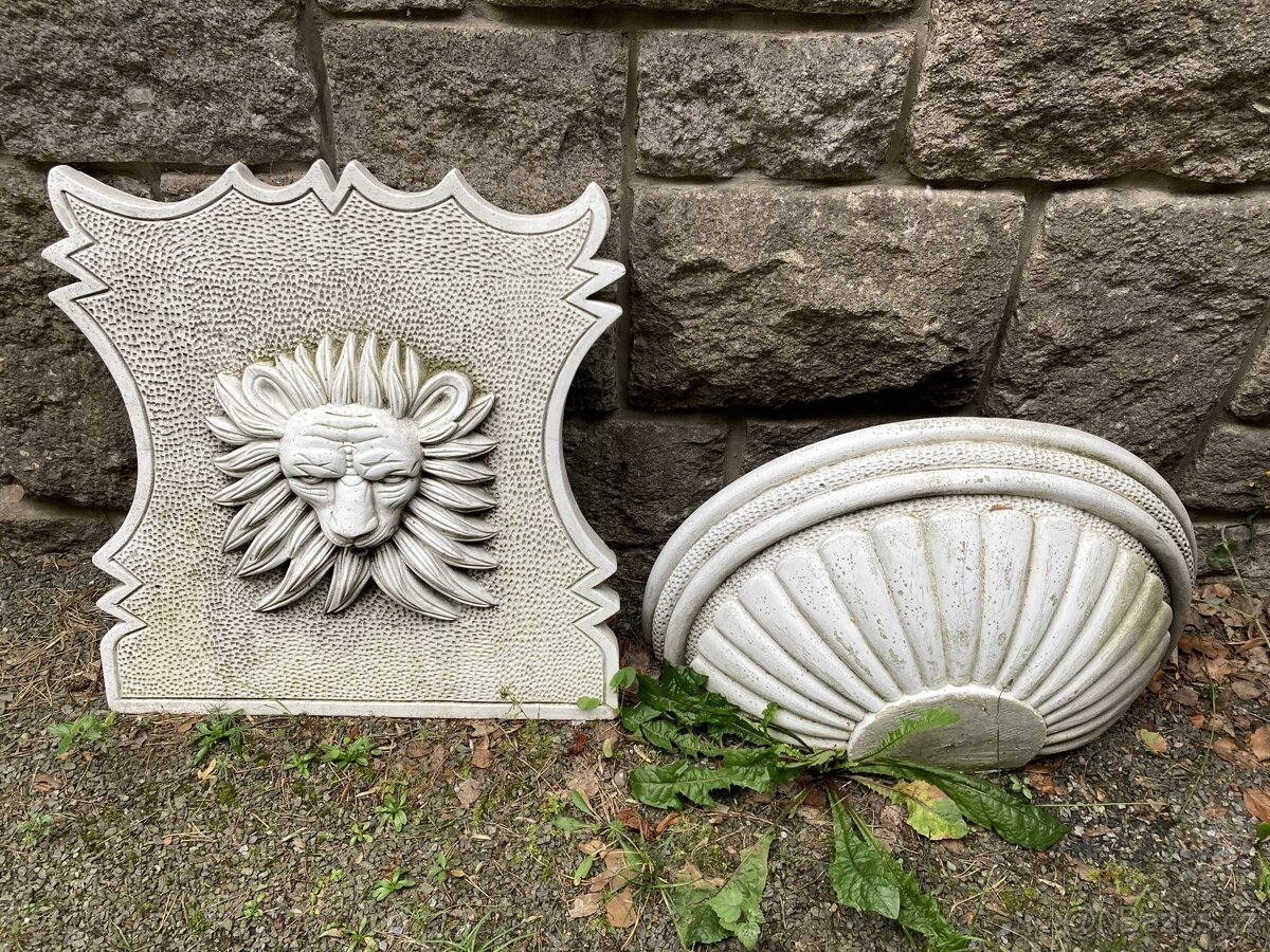 Venkovni chrlic a umyvadlo