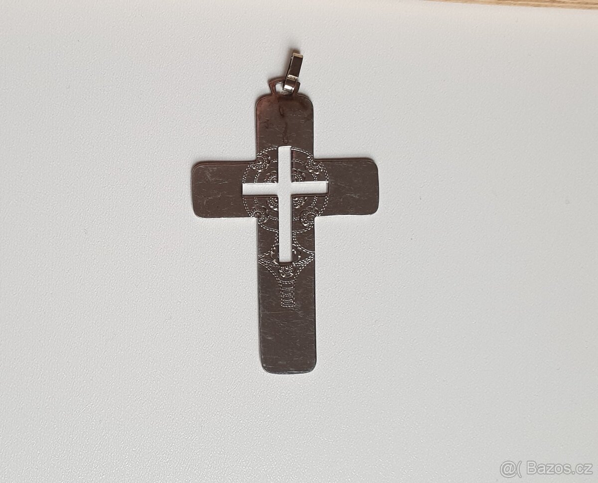 velký stříbrný přívěsek kříž 10g