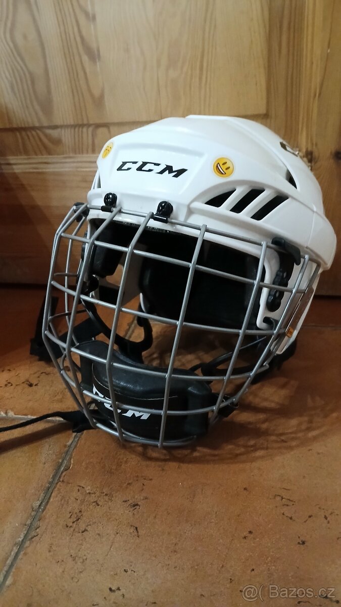 Dětská hokejová helma / přilba