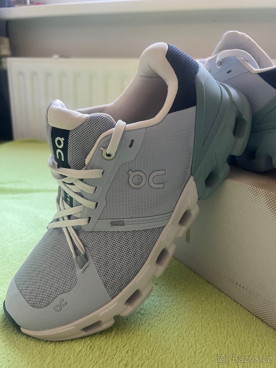 ON CLOUDFLYER 4 vel. 40,5