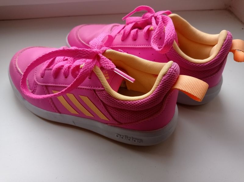 Dětské halové boty/sálovky Adidas - vel.31