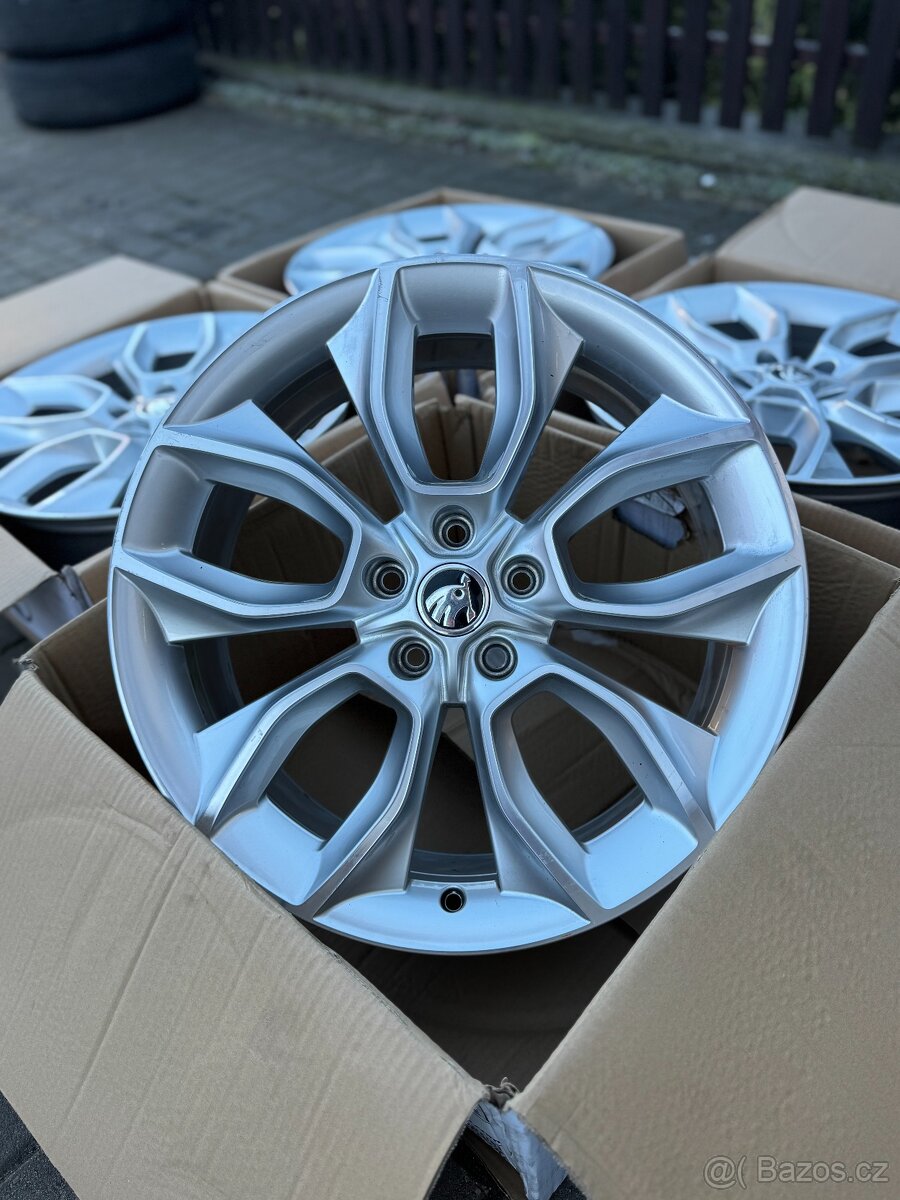 ORIGINÁL Alu Škoda CRATER R19, 5x112 - TOP STAV