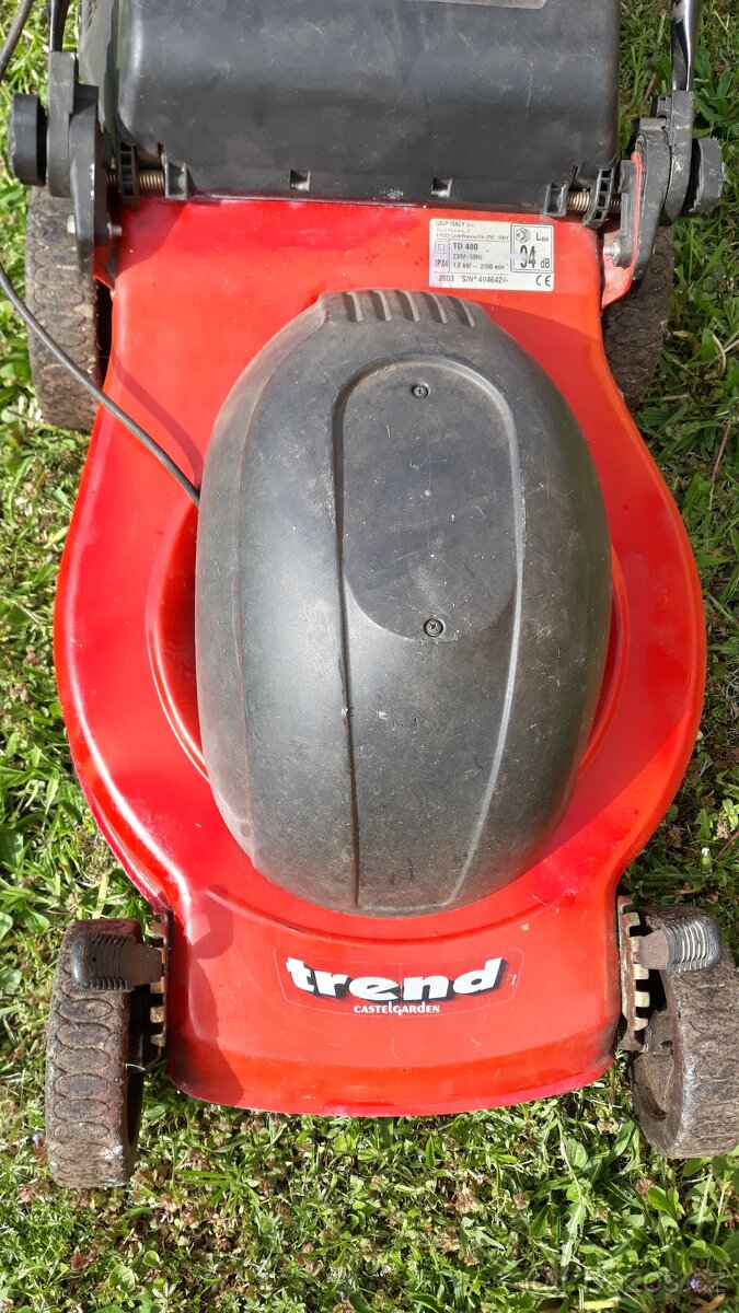 Elektrická sekačka záběr 45 cm