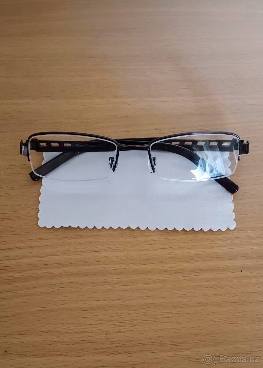 DIOPTRICKÉ brýle (+1,75) Elegantní kovový rám. Bez kazu