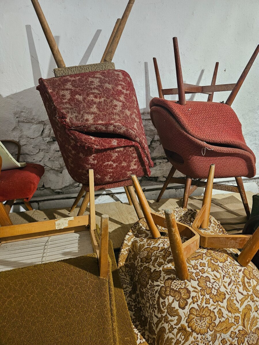 Retro křesla k renovaci