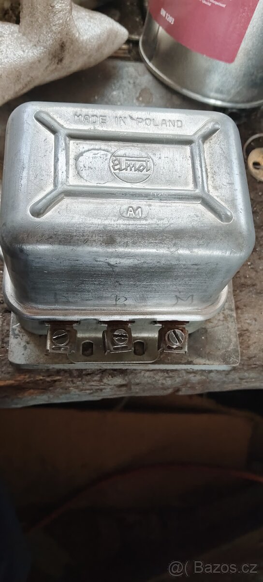 Relé 12V 300w vhodné na trakturky