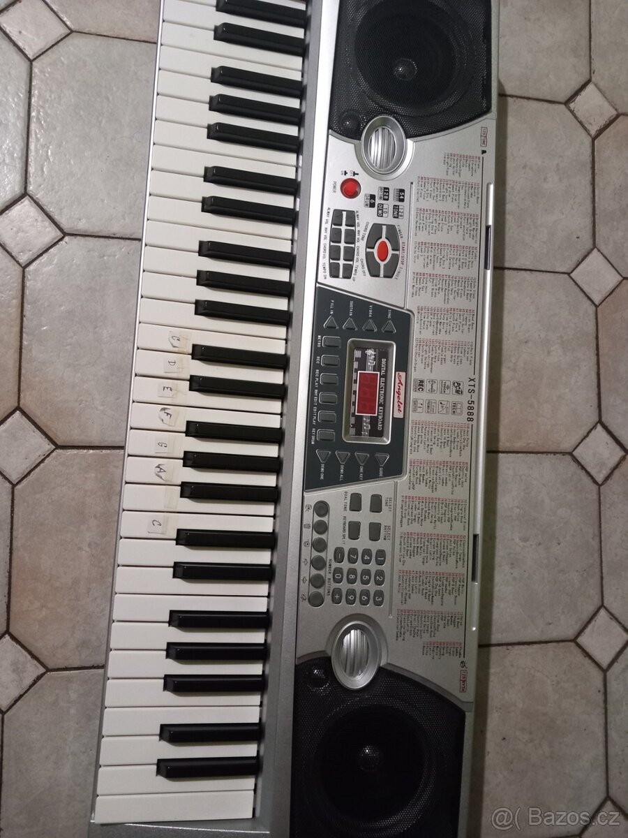 Electronic keyboard xts 5888