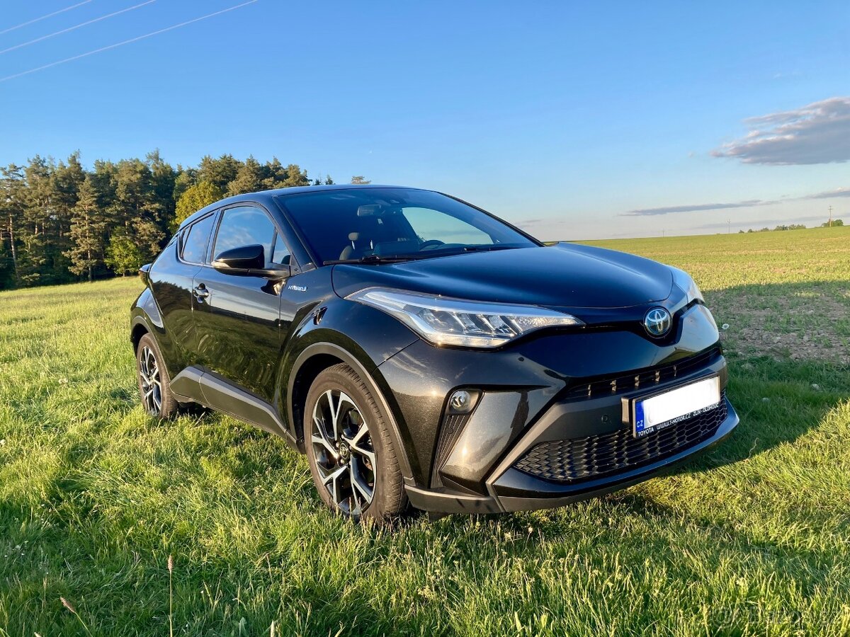 Toyota C-HR 2.0 hybrid, výbava Style