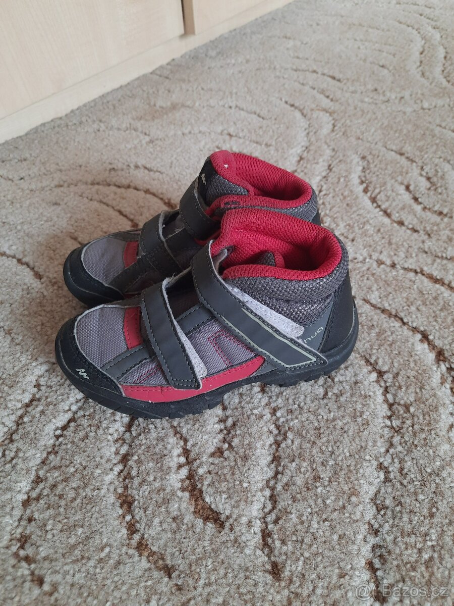 Kotníkové turistické boty Quechua vel.27