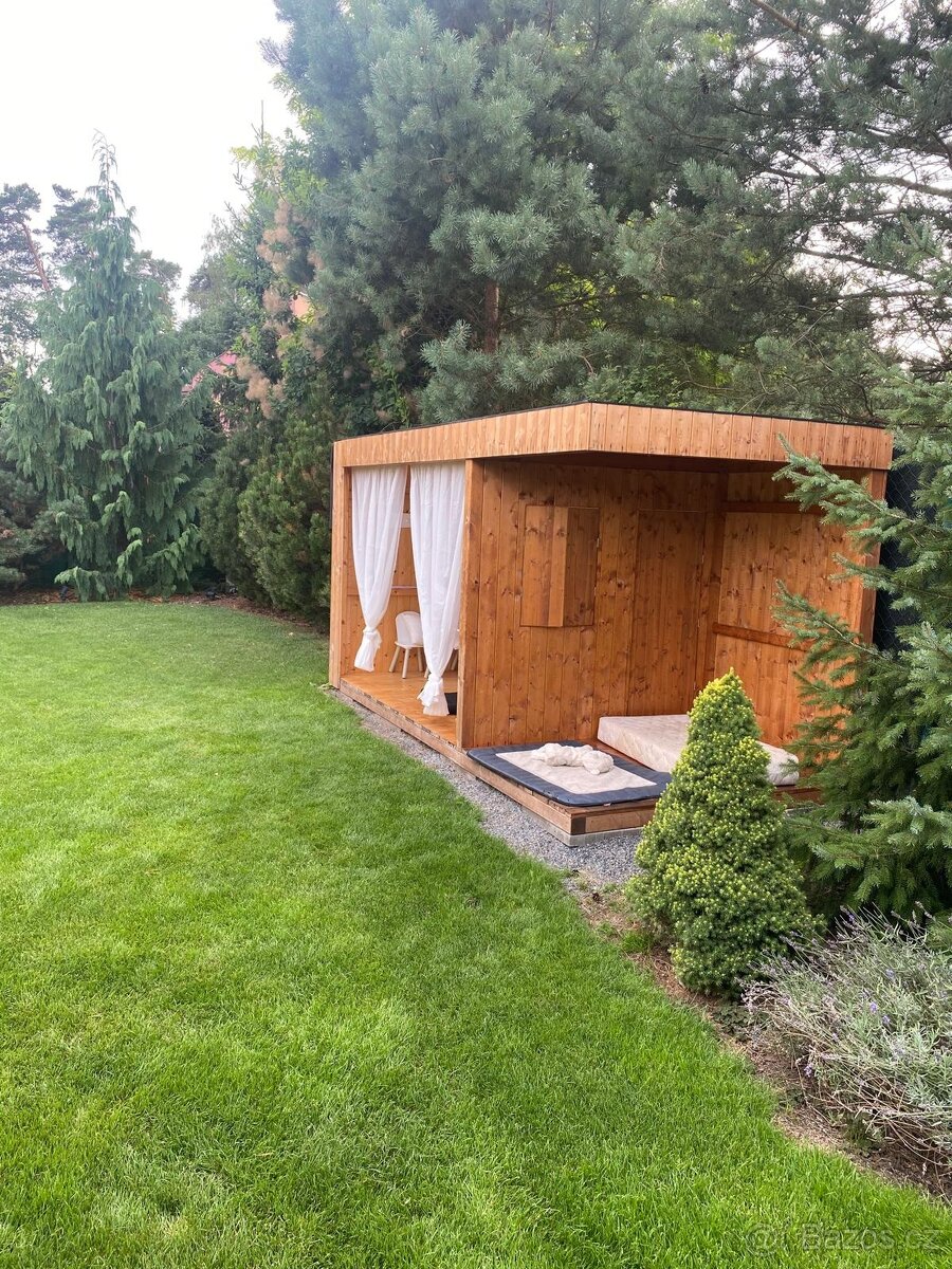Moderní dřevěný zahradní domek pro děti